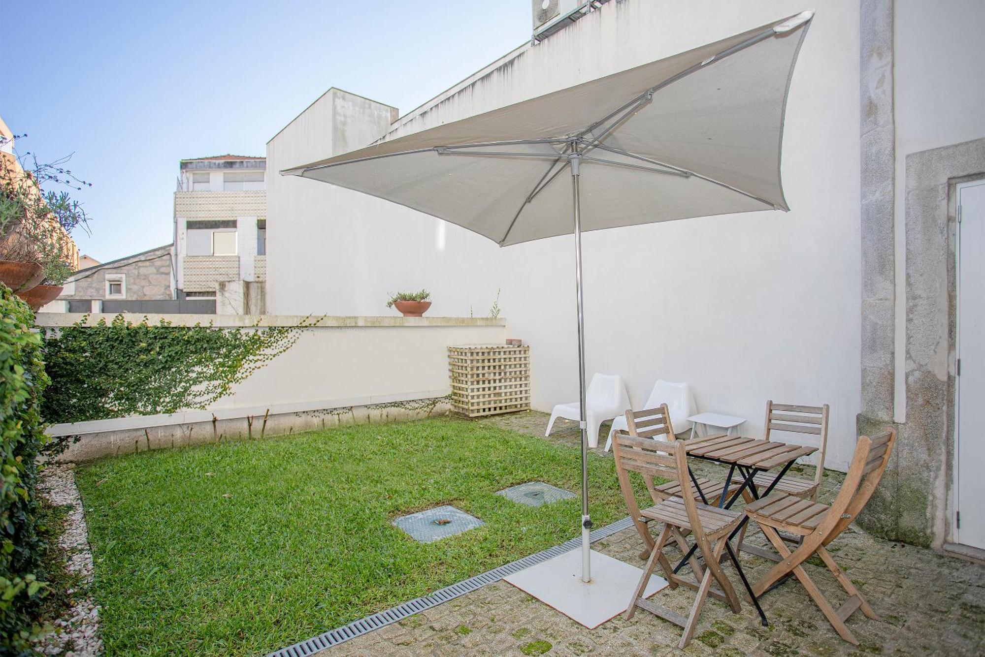Апартаменты Liiiving In Porto - Garden Light Mezzanine Экстерьер фото